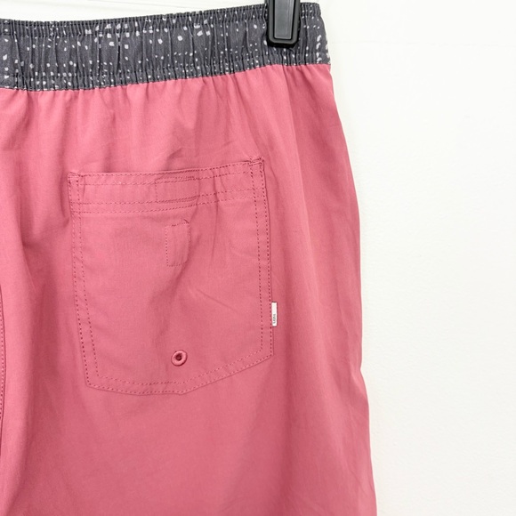 Vuori Kore Short Saltwater Red - Picture 5 of 6